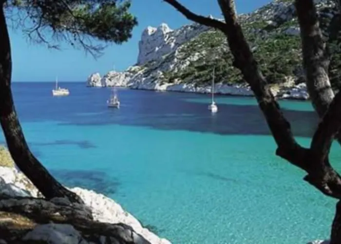 Le Reve Bleu Cassis